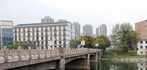 我的大學(xué)-大學(xué)志