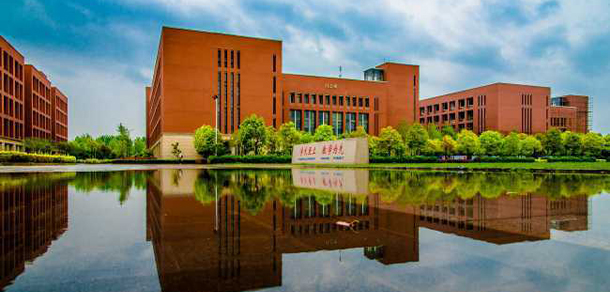 我的大學(xué)-大學(xué)志
