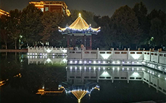 文化標(biāo)識：校名題寫 / ?；赵O(shè)計(jì)