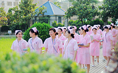 文化標(biāo)識(shí)：校名題寫(xiě) / ?；赵O(shè)計(jì)