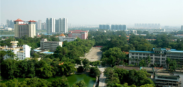 大學(xué)校志：校名、校標(biāo)、校訓(xùn)、?；铡⑿Ｆ?、校歌