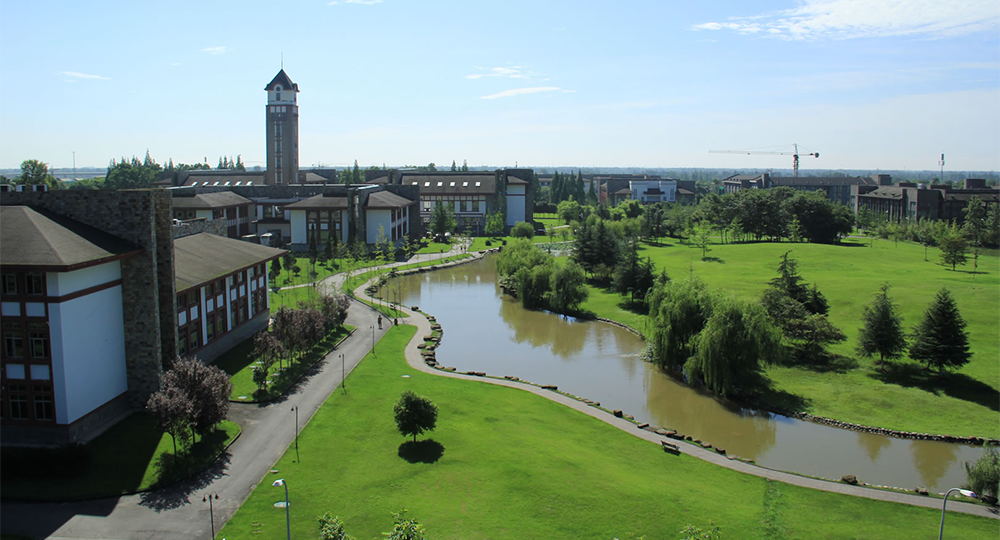 成都東軟學院 中國名片里的青春力量