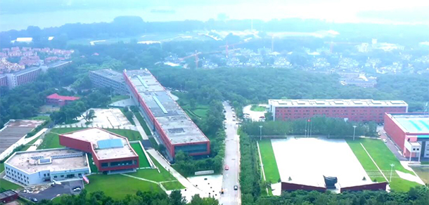 大學校志：校名、校標、校訓、校徽、校旗、校歌