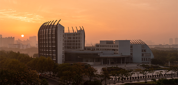 我的大學(xué)-大學(xué)志